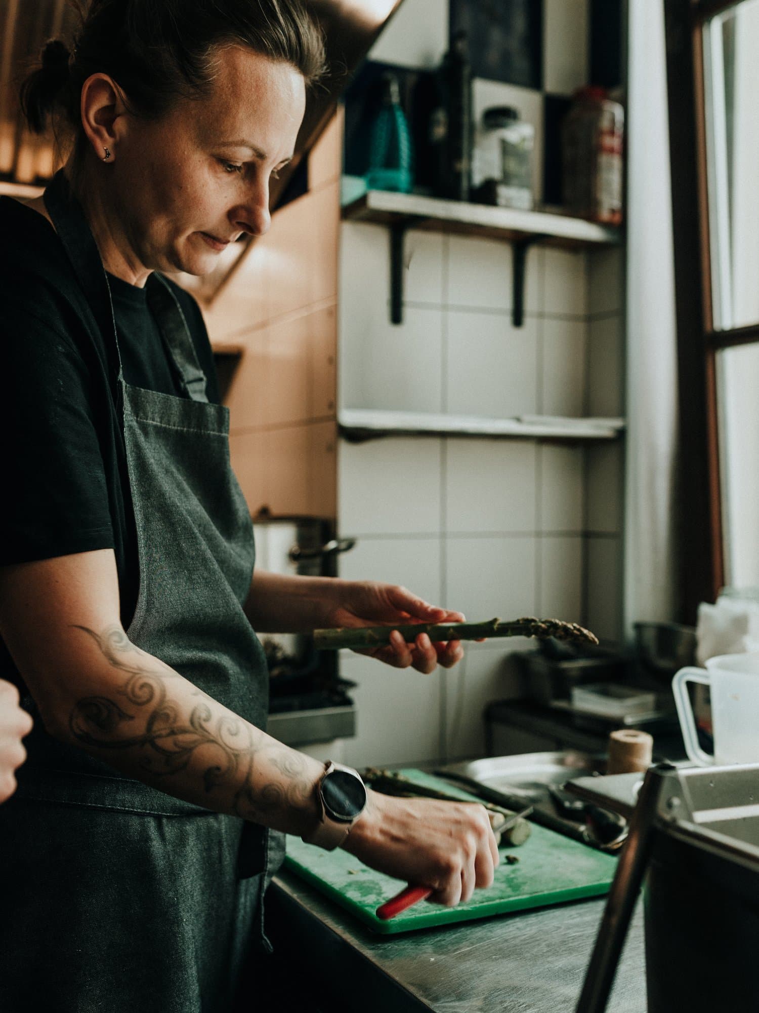 Küchenchefin Mariola Monczak bei der Arbeit